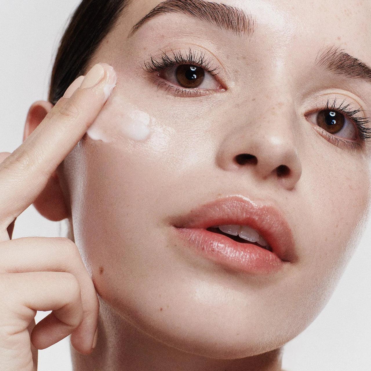 Skin Barrier Strengthening Moisturizer with Peptides and Niacinamide - By Mary Spahn