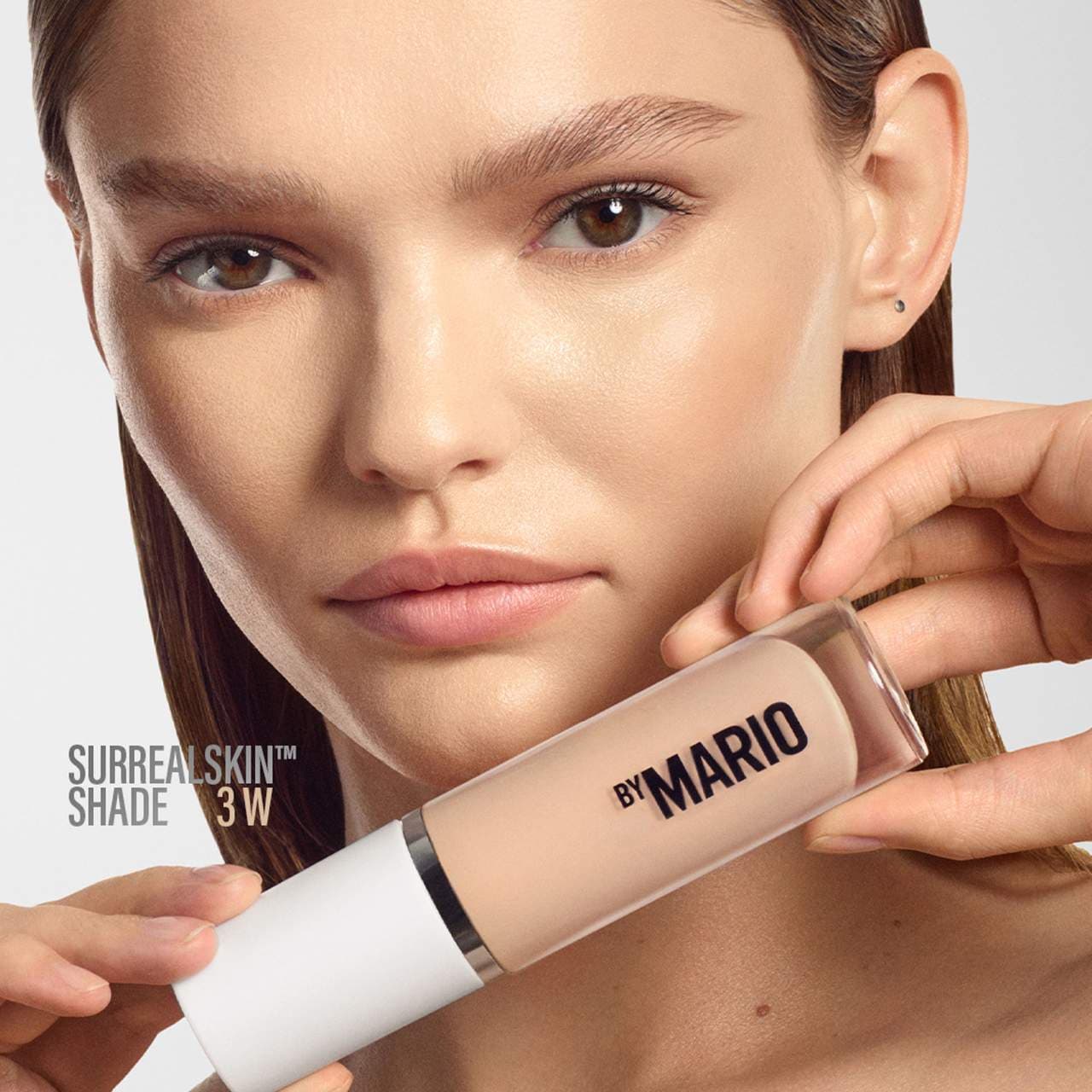 Base de maquillaje - SurrealSkin™ Luminous Hydrating Foundation