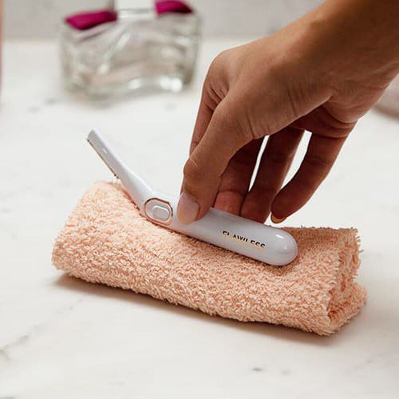 FINISHING TOUCH FLAWLESS - Bikini Hair Remover "La Original"