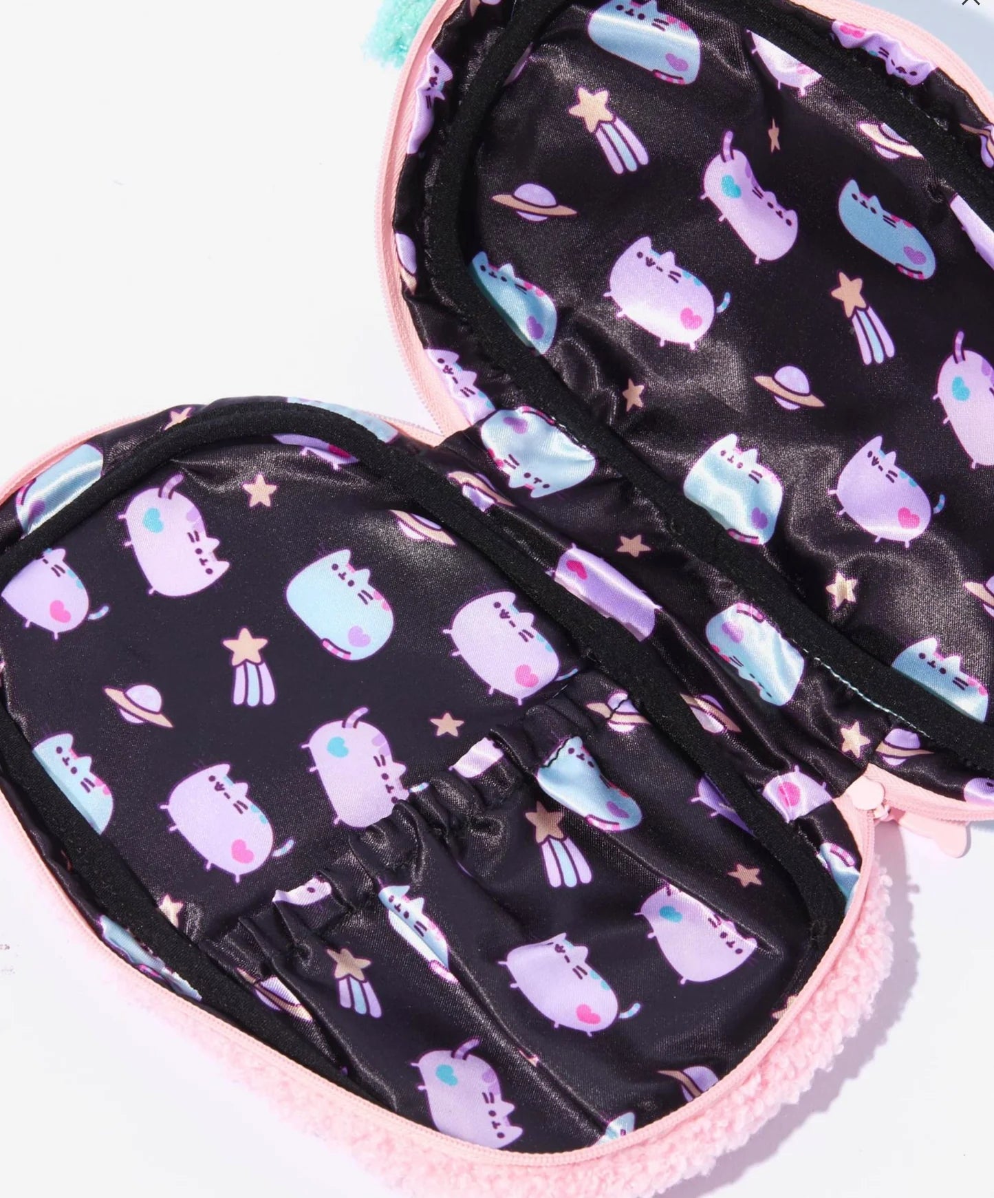 bymaryspahn spectrum_collections_pusheen_cat_neceser