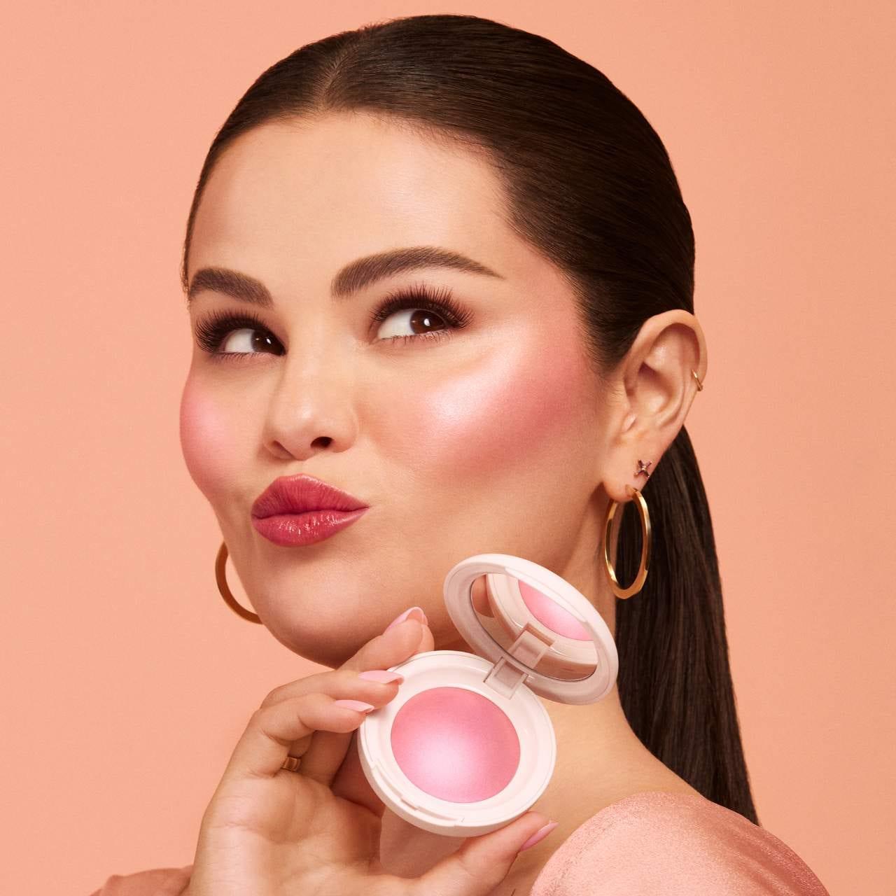 Soft Pinch Luminous Powder Blush - By Mary Spahn