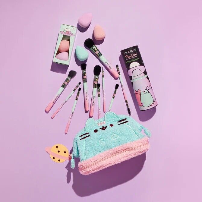 Coleccion  Pusheen Cat Makeup Bundle