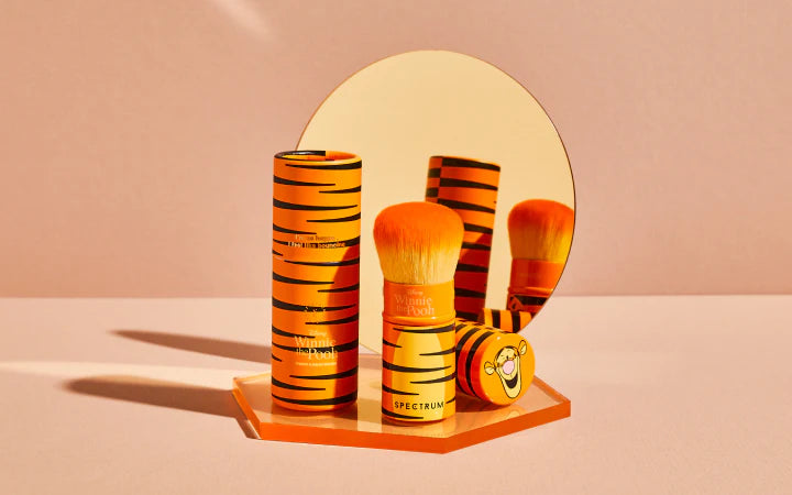 Brocha Kabuki Retráctil Winnie the Pooh | Practicidad y Dulzura - ByMarySpahn.com