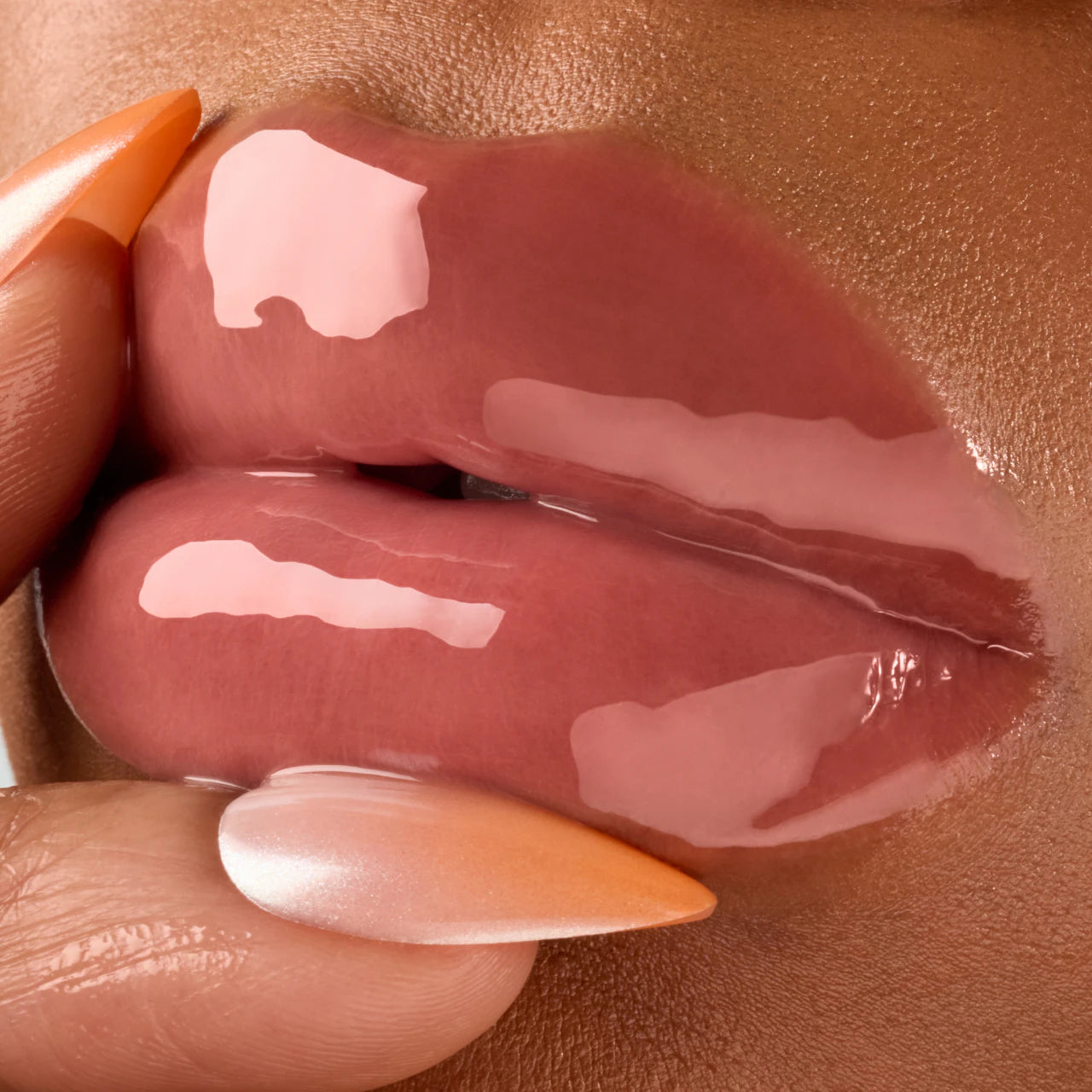 LIP OIL - Gisou Honey Infused Hydrating Lip Oil